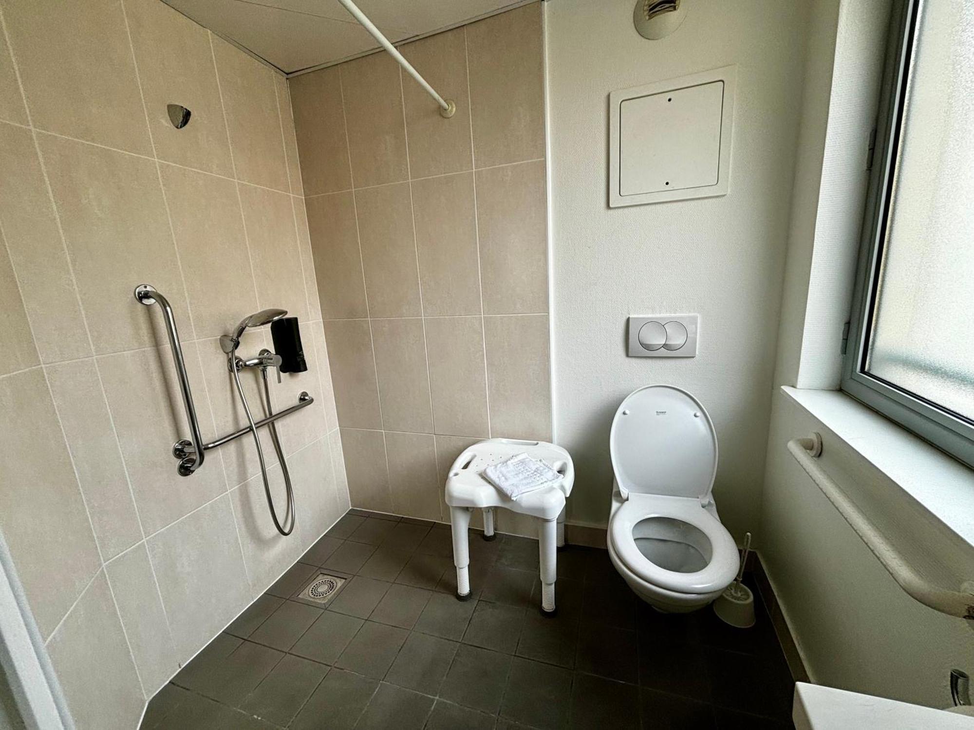 Hotel Centre La Joliette 3*