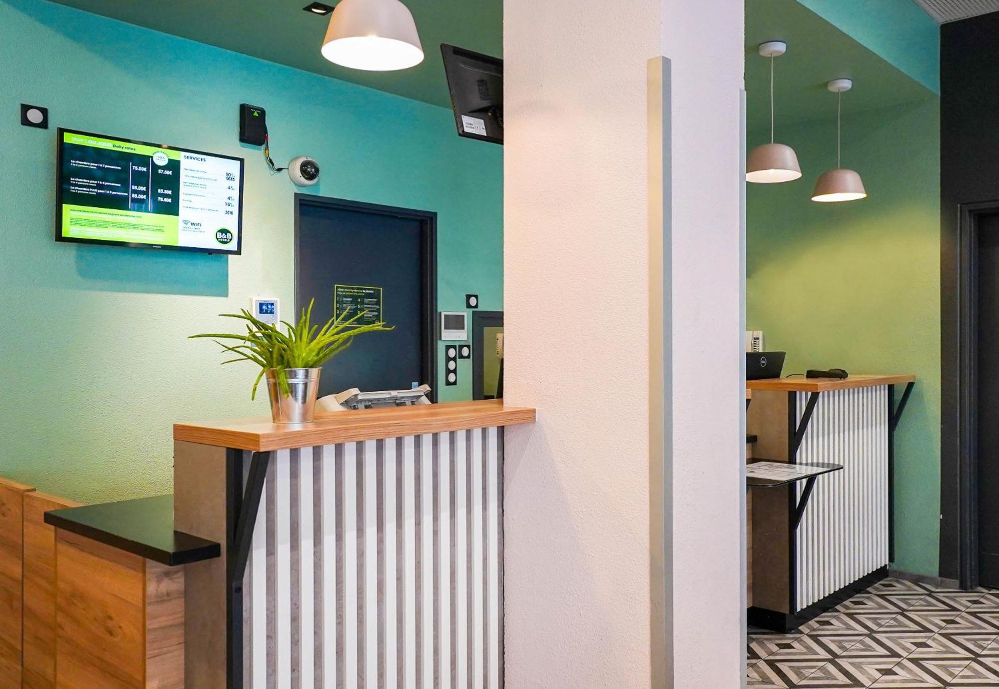 Hotel Centre La Joliette 3*